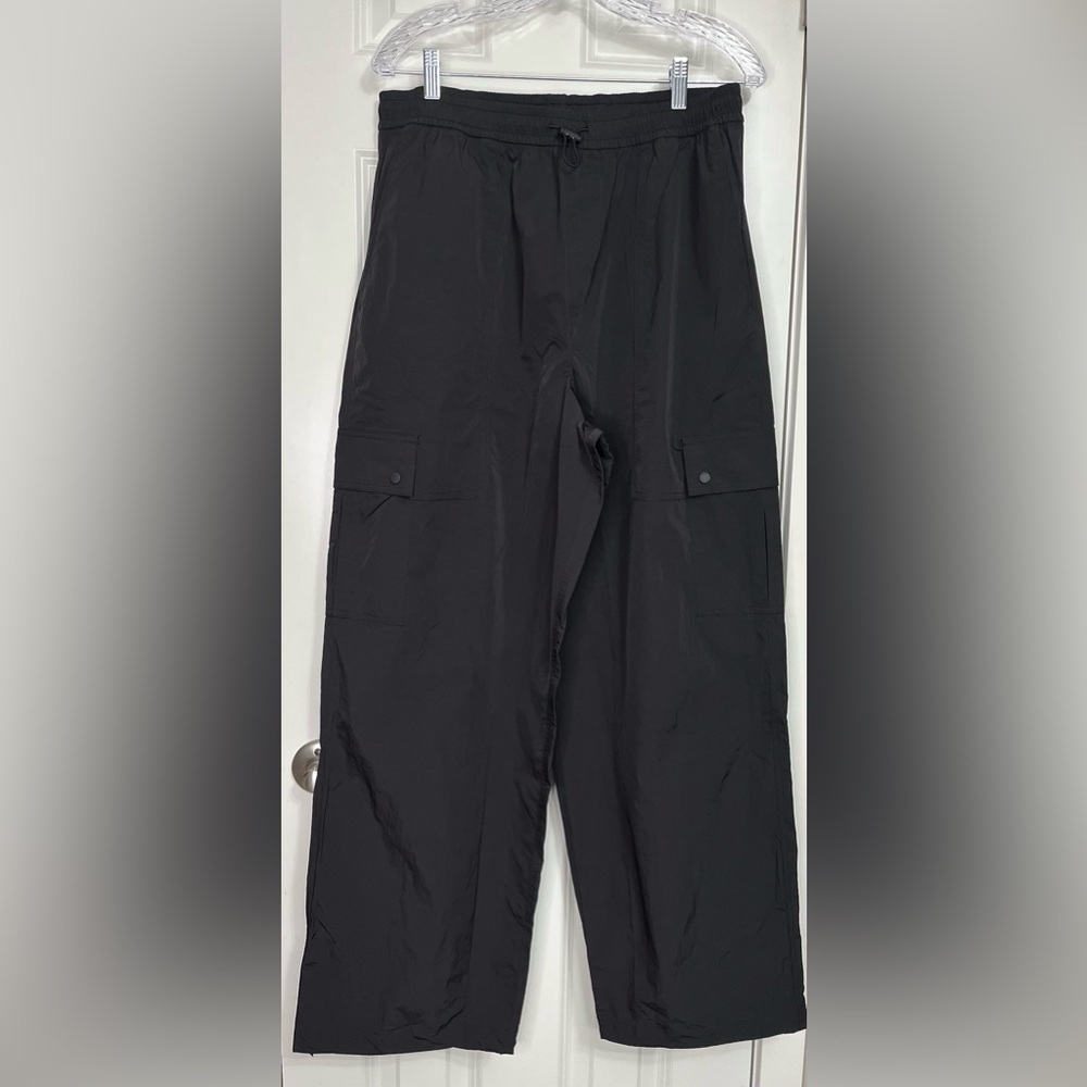 PINK Victoria’s Secret Parachute Cargo Pants NWT in Pure Black